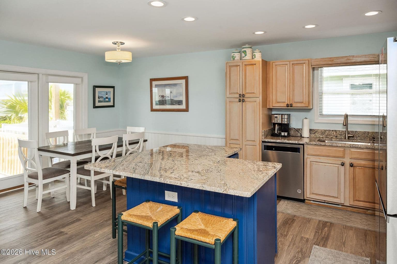2330 W Beach Drive — photo 2