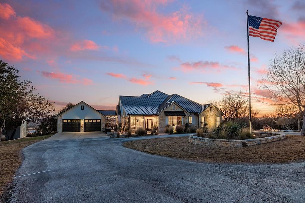 169 Royal Oaks Hill - Image 2