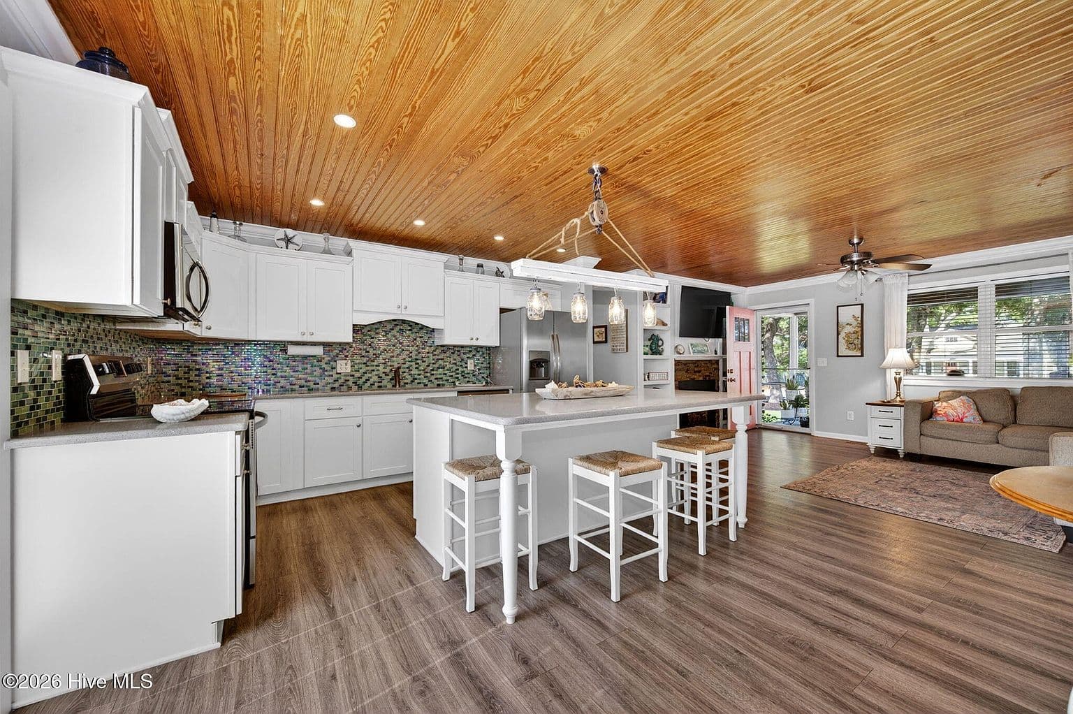 118 Ne 19th Street - Image 2