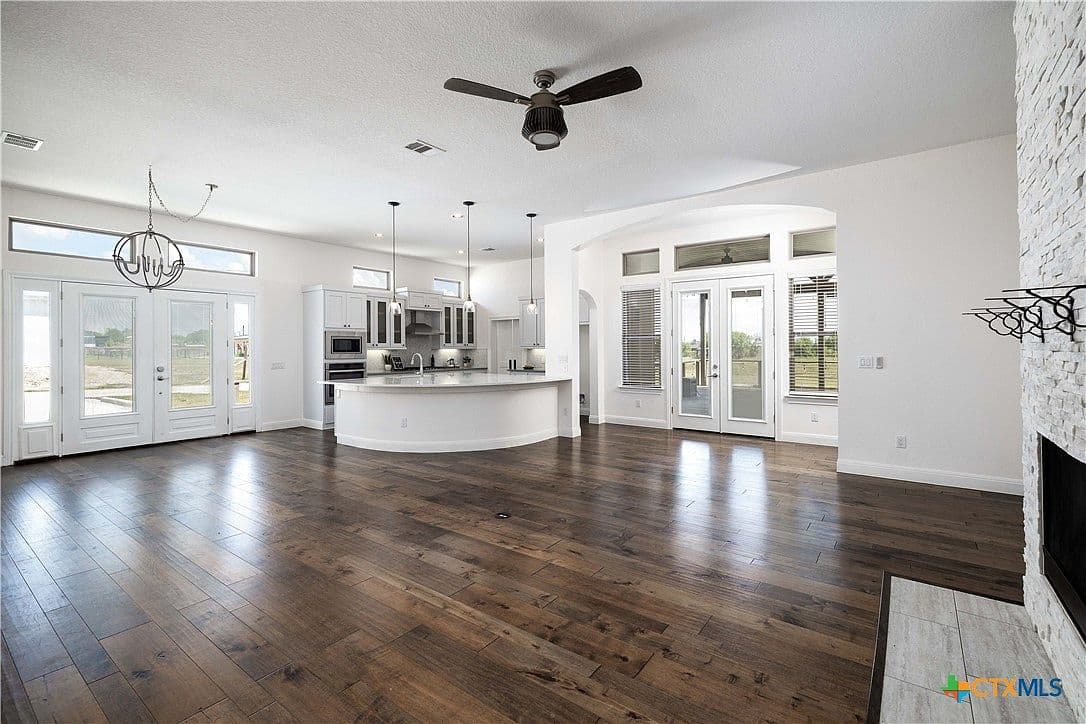 212 Ferryboat Ln — photo 4