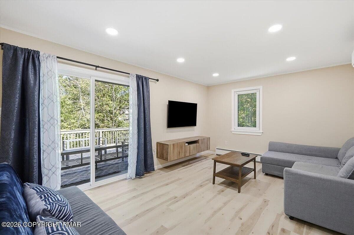 6539 Laurel Hollow Dr - Image 2