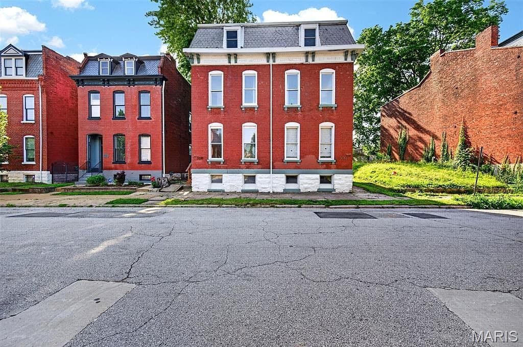 3332 Wisconsin Ave