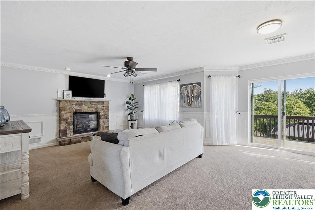 1091 Clover Rd - Image 3