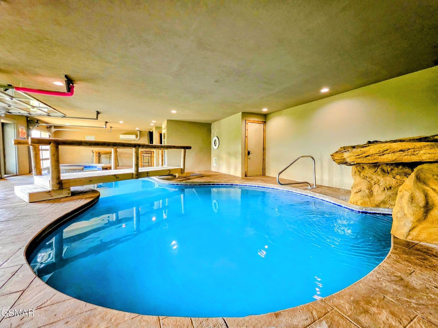 1529 Majestic Mountain Dr — photo 6