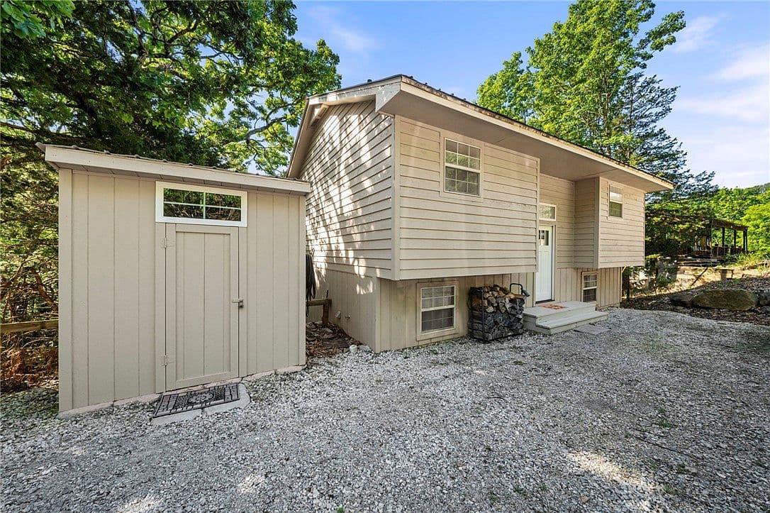 21289 Maple Dr - Image 2