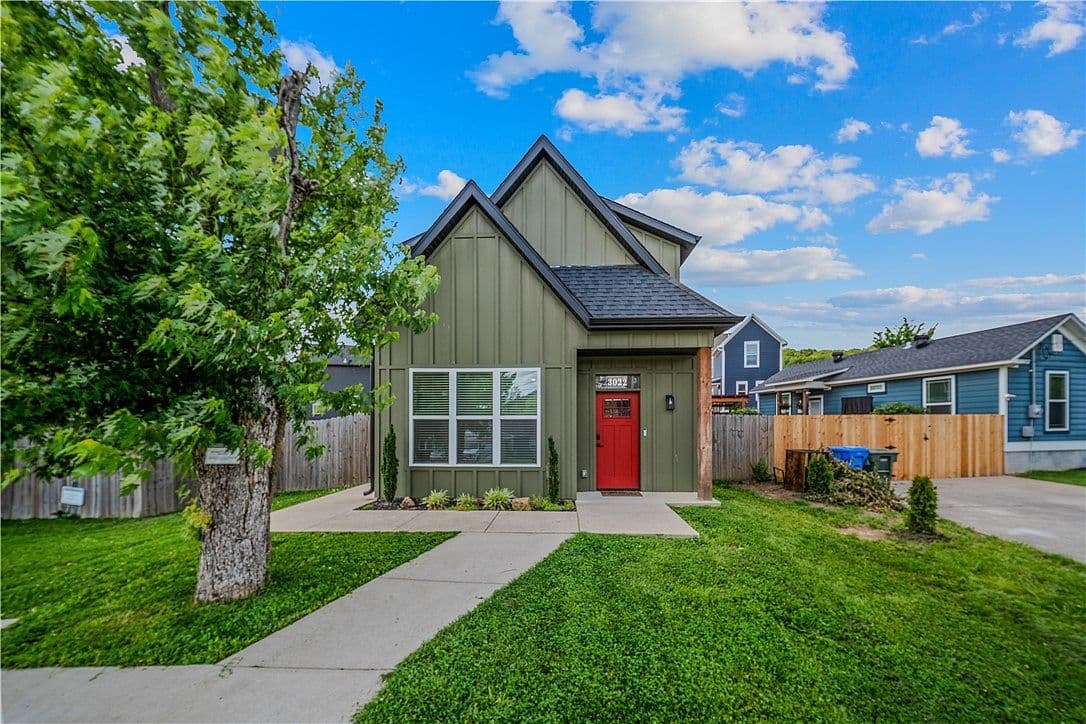 3022 W Old Farmington Rd
