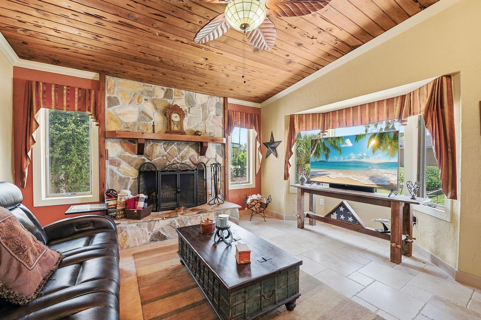 1055 S Brevard Avenue - Image 3