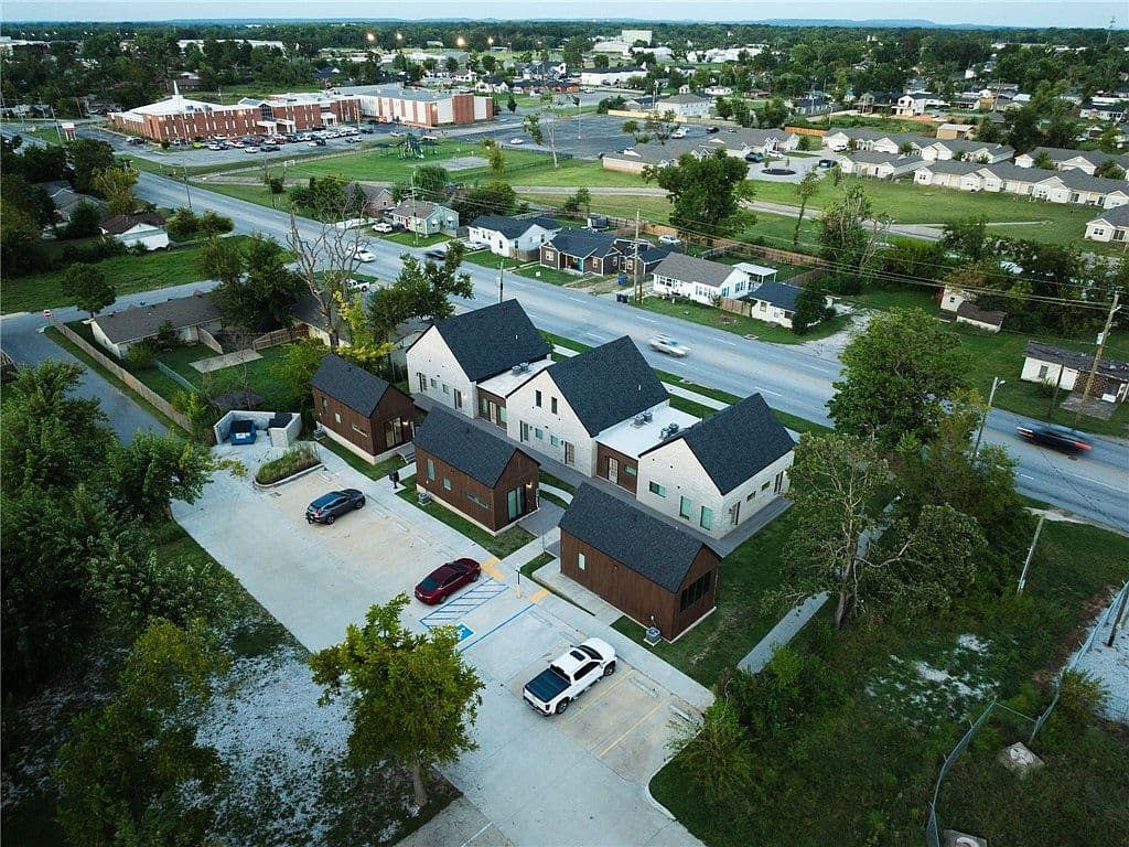510 N 8th St - Image 3