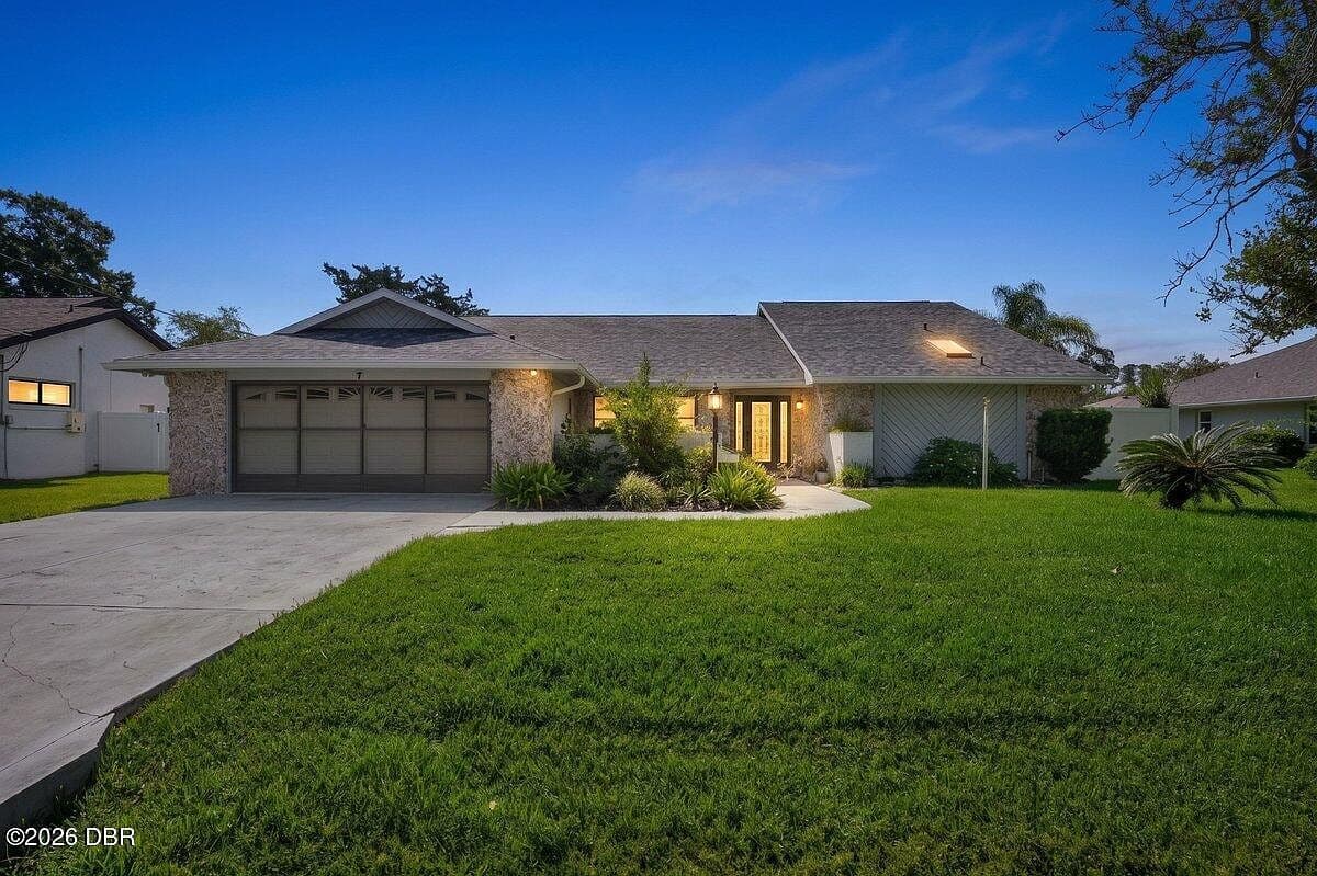 7 Folcroft Ln