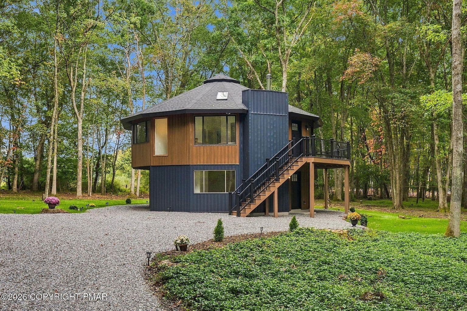 101 Dogwood Dr - Image 2