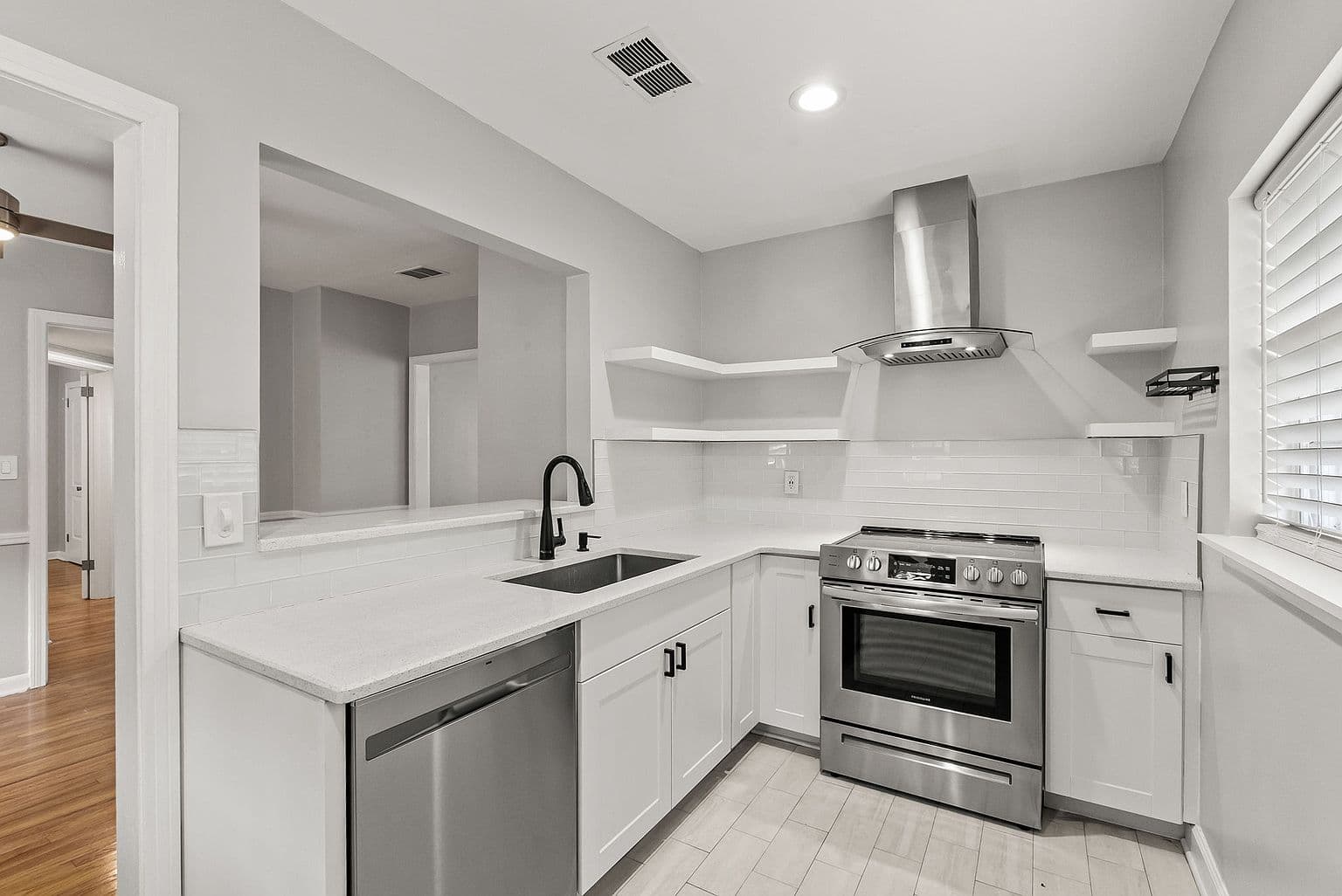 1838 Cherry St - Image 2