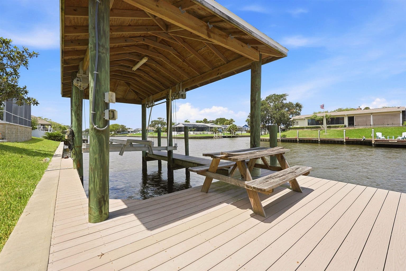 76 Club House Dr — photo 3