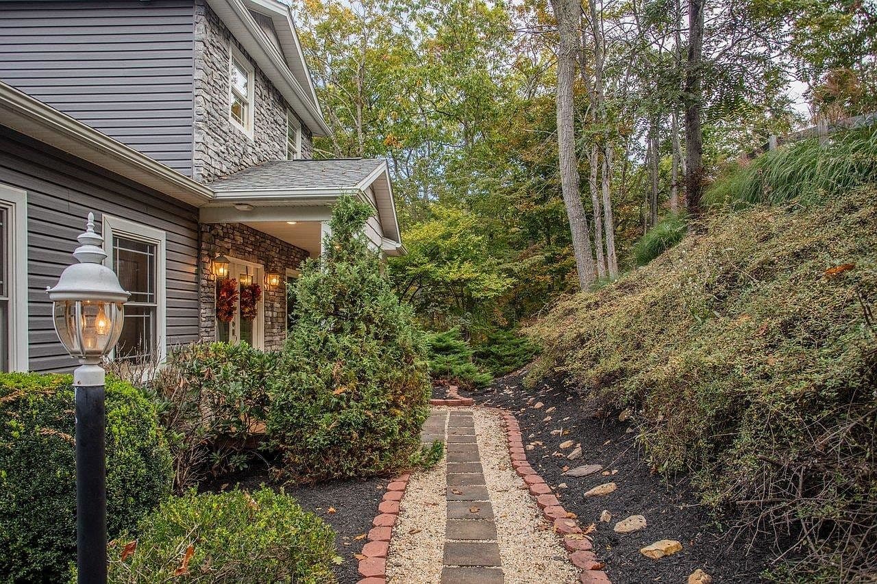 4981 Nicklaus Ln - Image 3