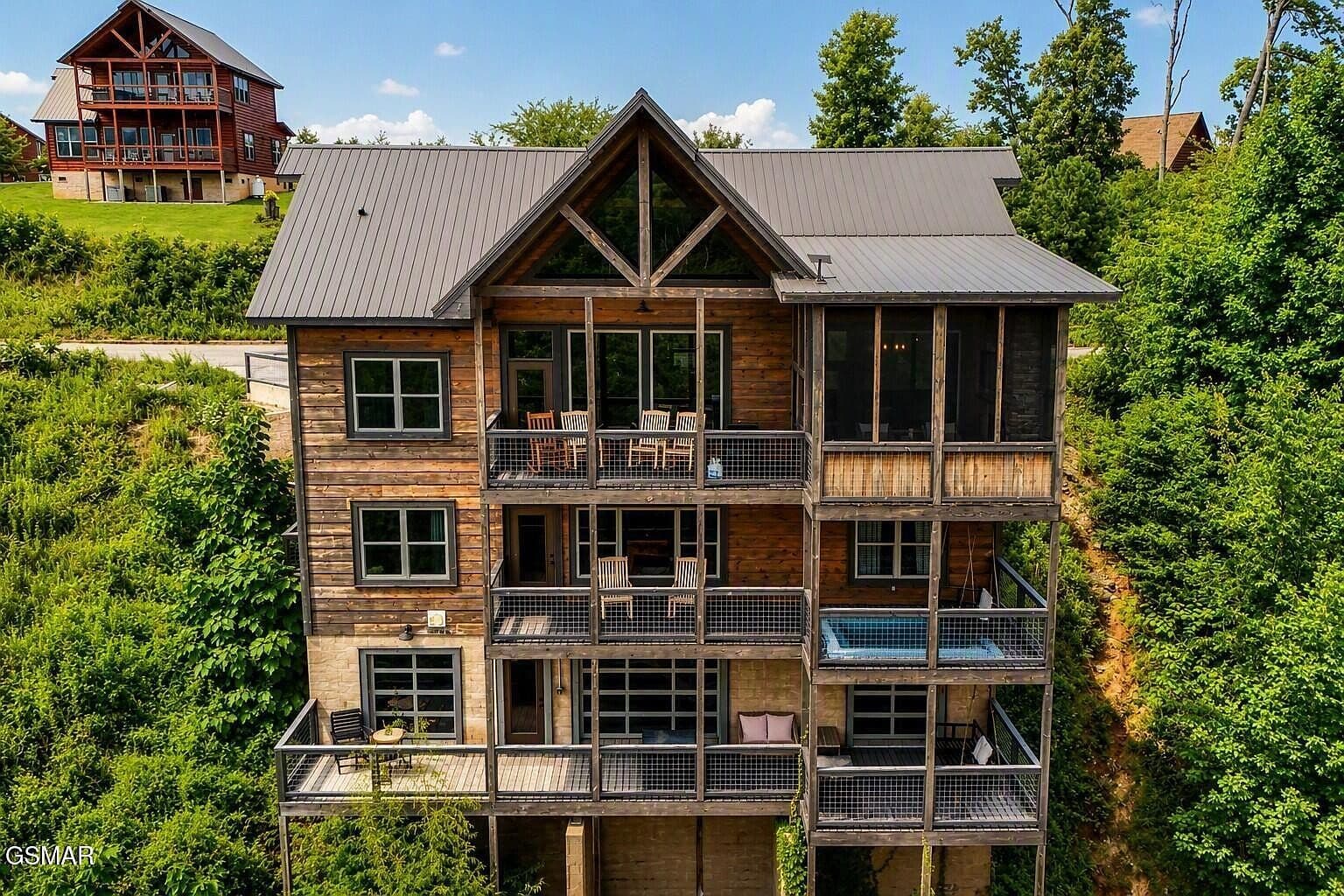 1529 Majestic Mountain Dr — photo 4