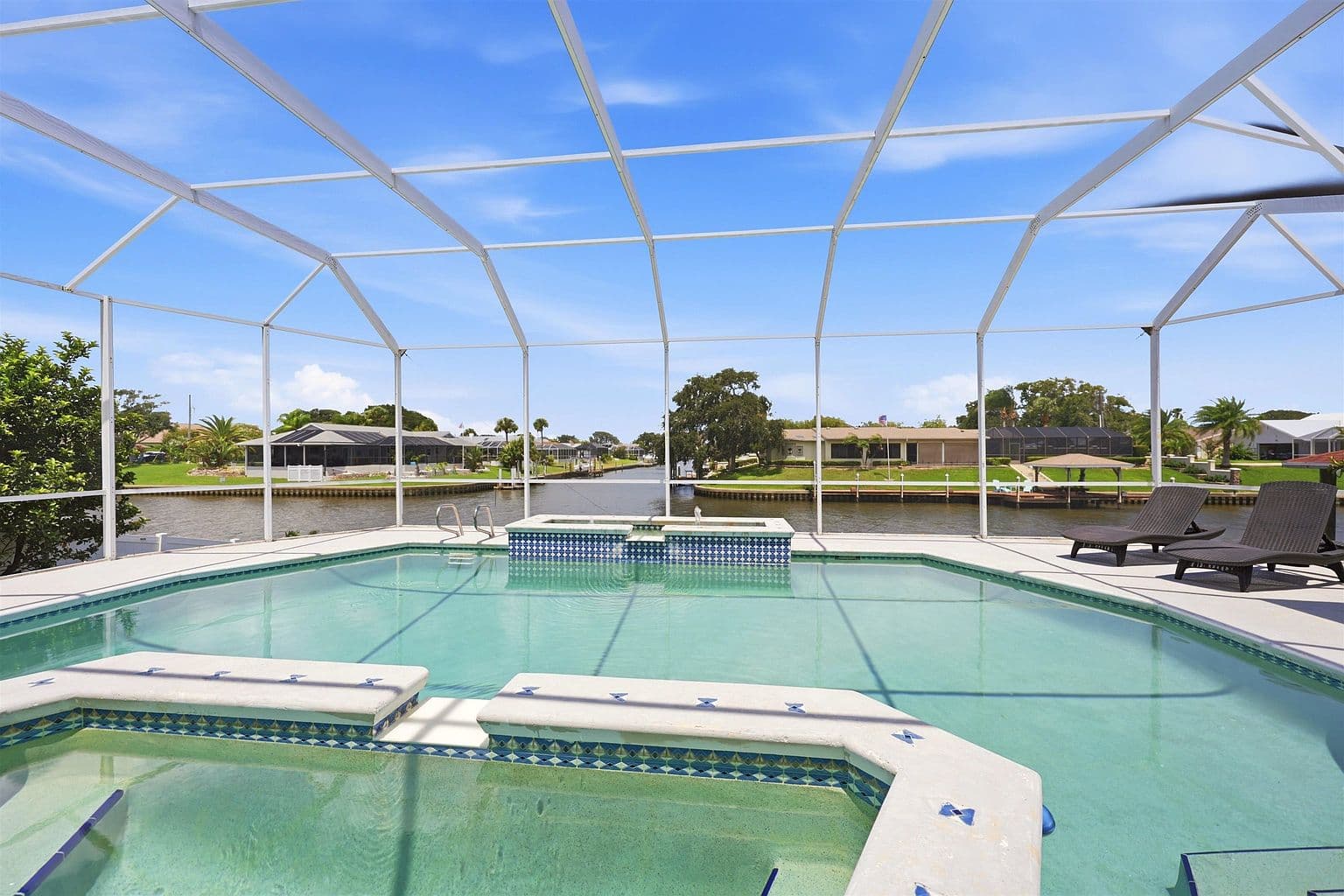 76 Club House Dr — photo 2