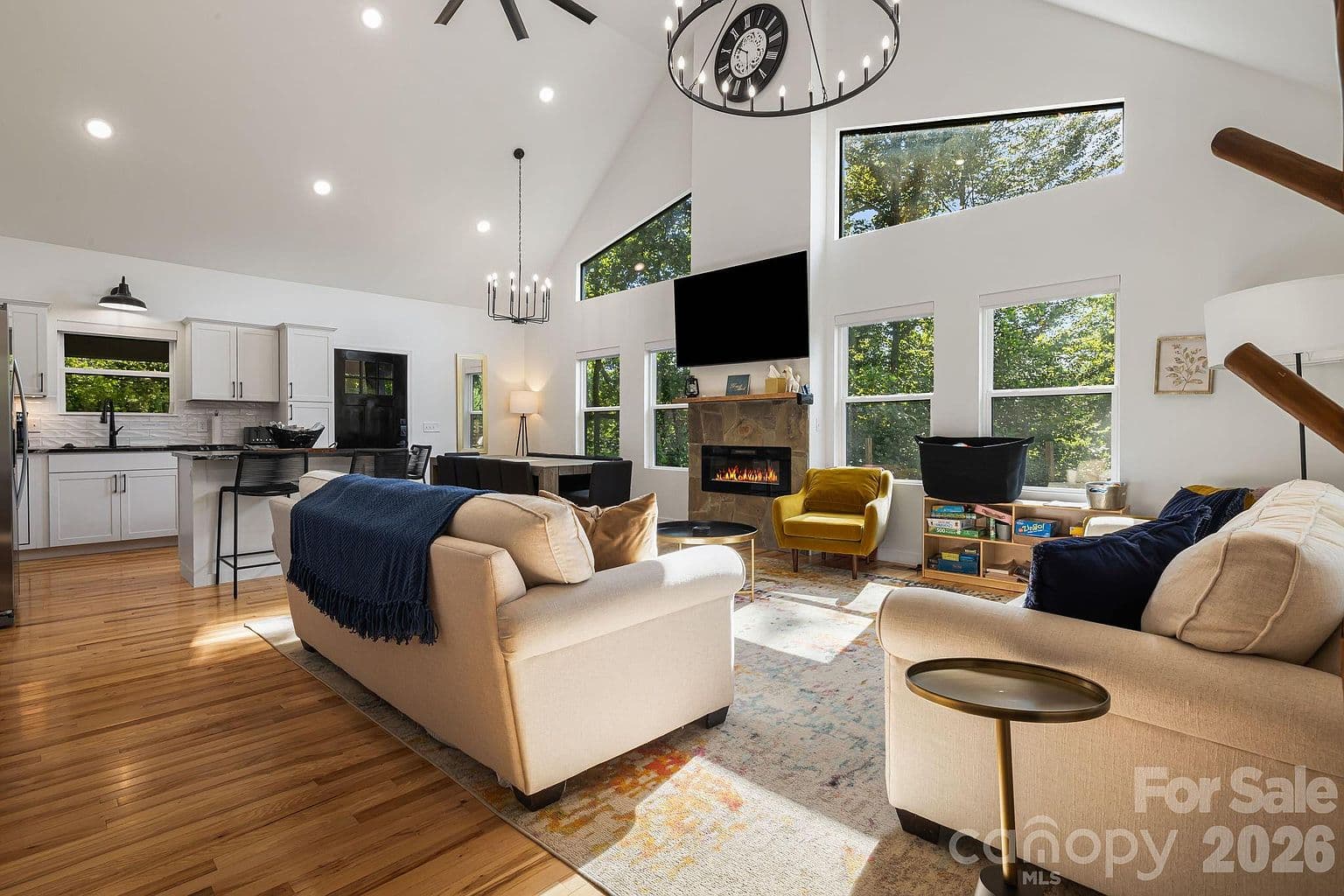 1016 Fontana Rd — photo 2