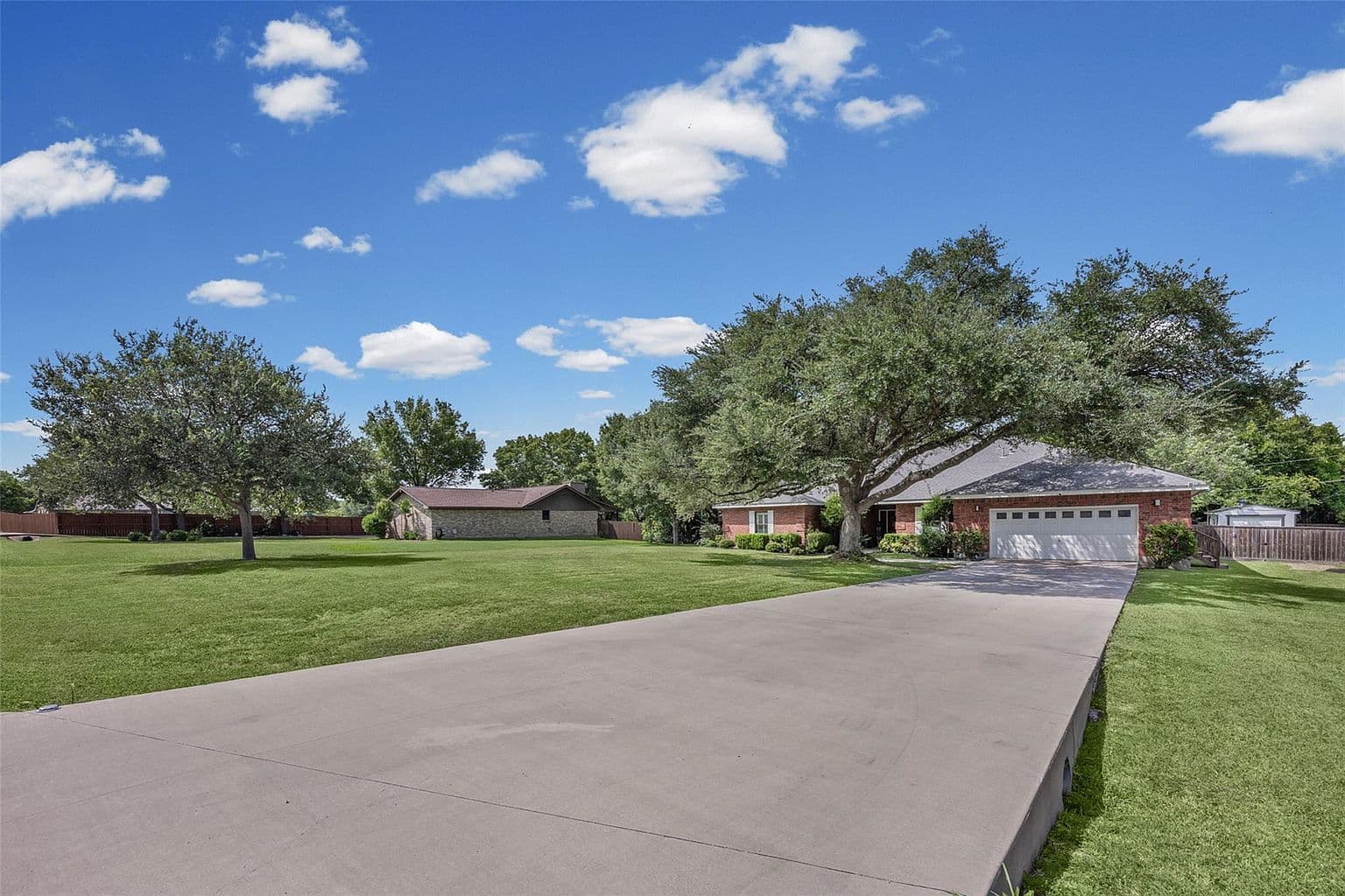 2000 Spinel Rd - Image 2