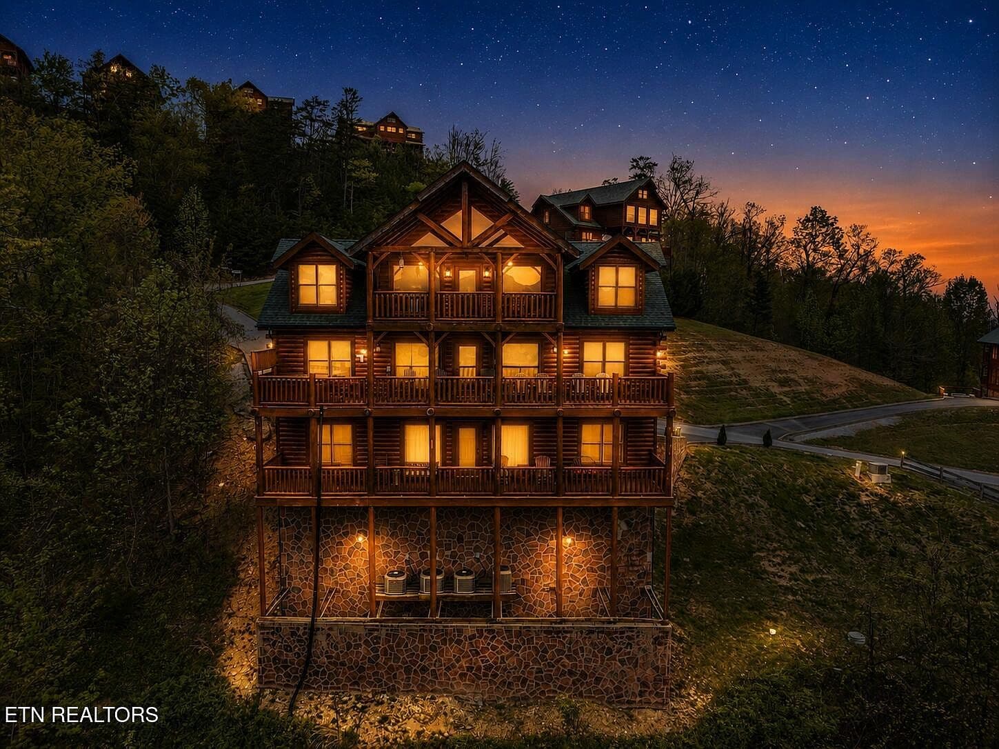 2722 Mountain Preserve Dr