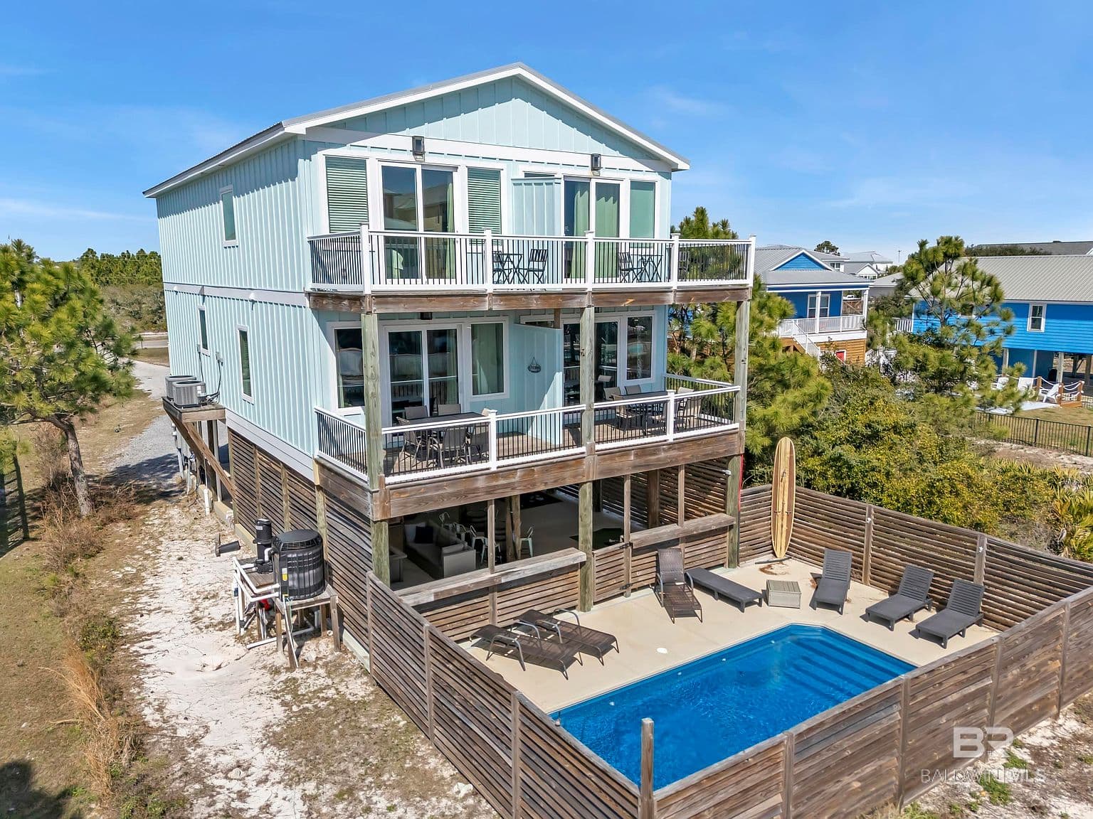 1261 W Lagoon Ave