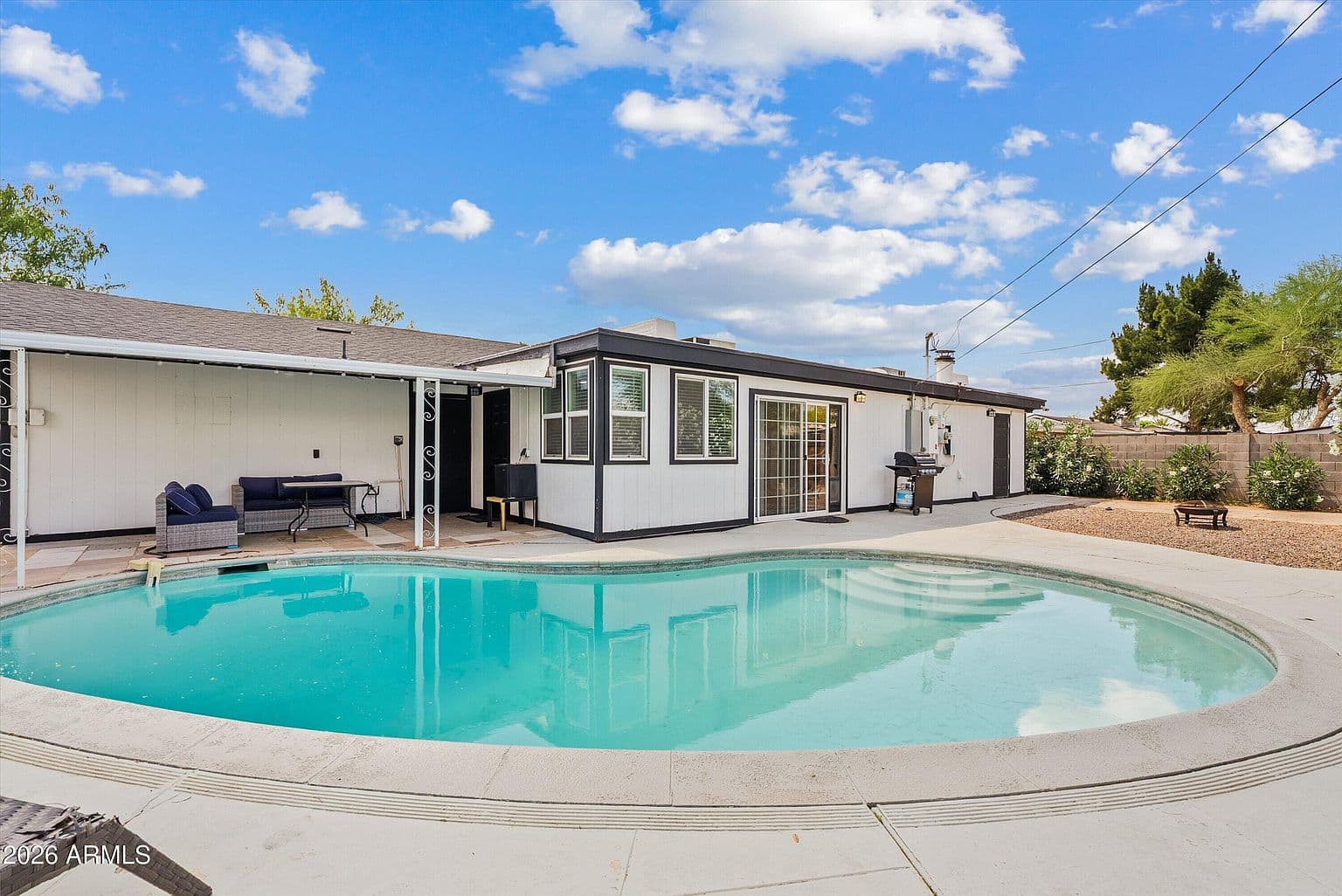 2124 E 3rd Drive