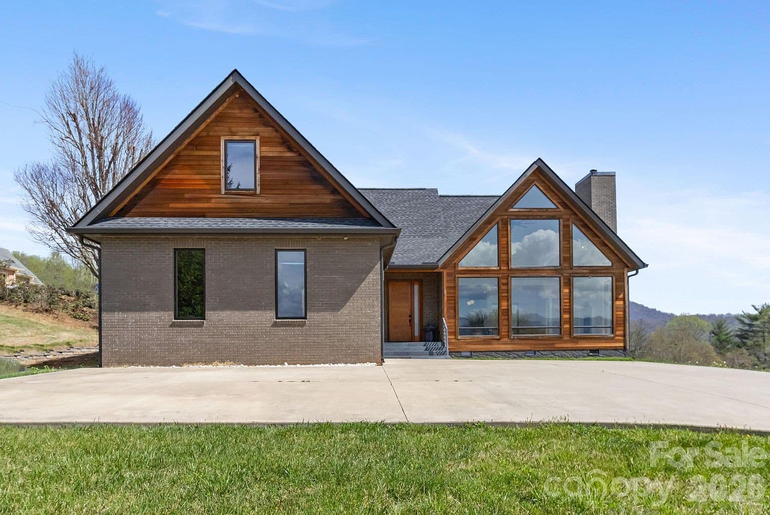 8 Nottingham Dr - Image 2