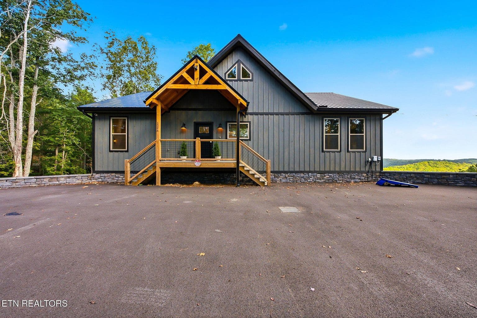 1524 Scenic Woods Way