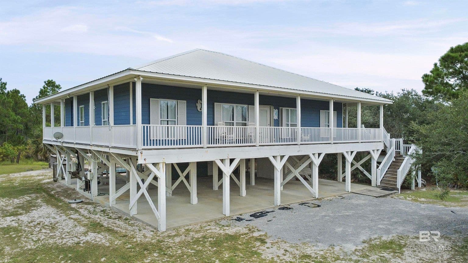 6711 Driftwood Dr - Image 2
