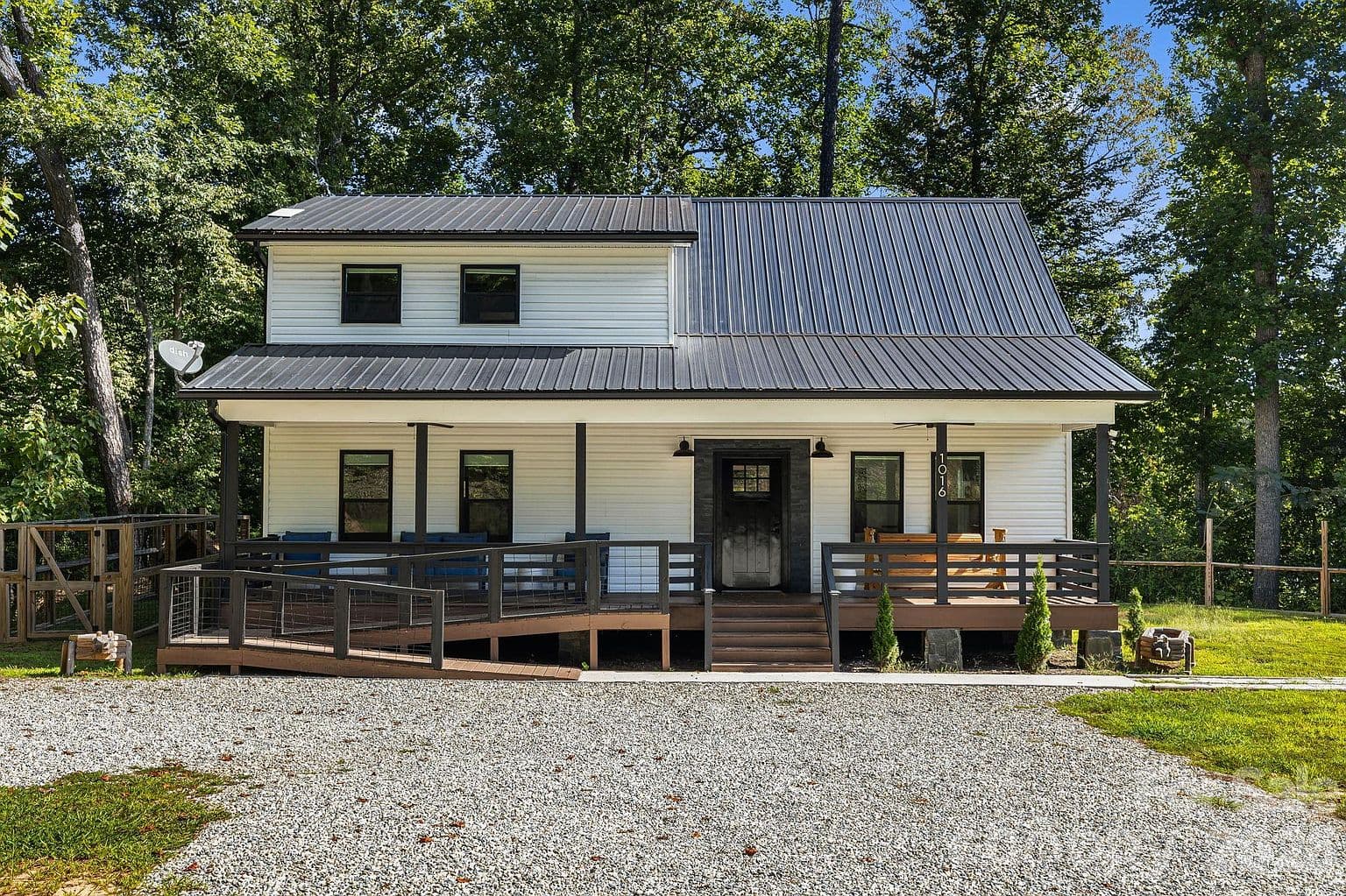 1016 Fontana Rd