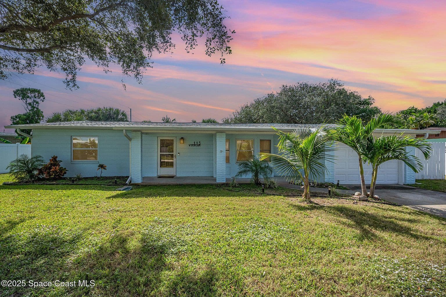 113 W Leon Ln