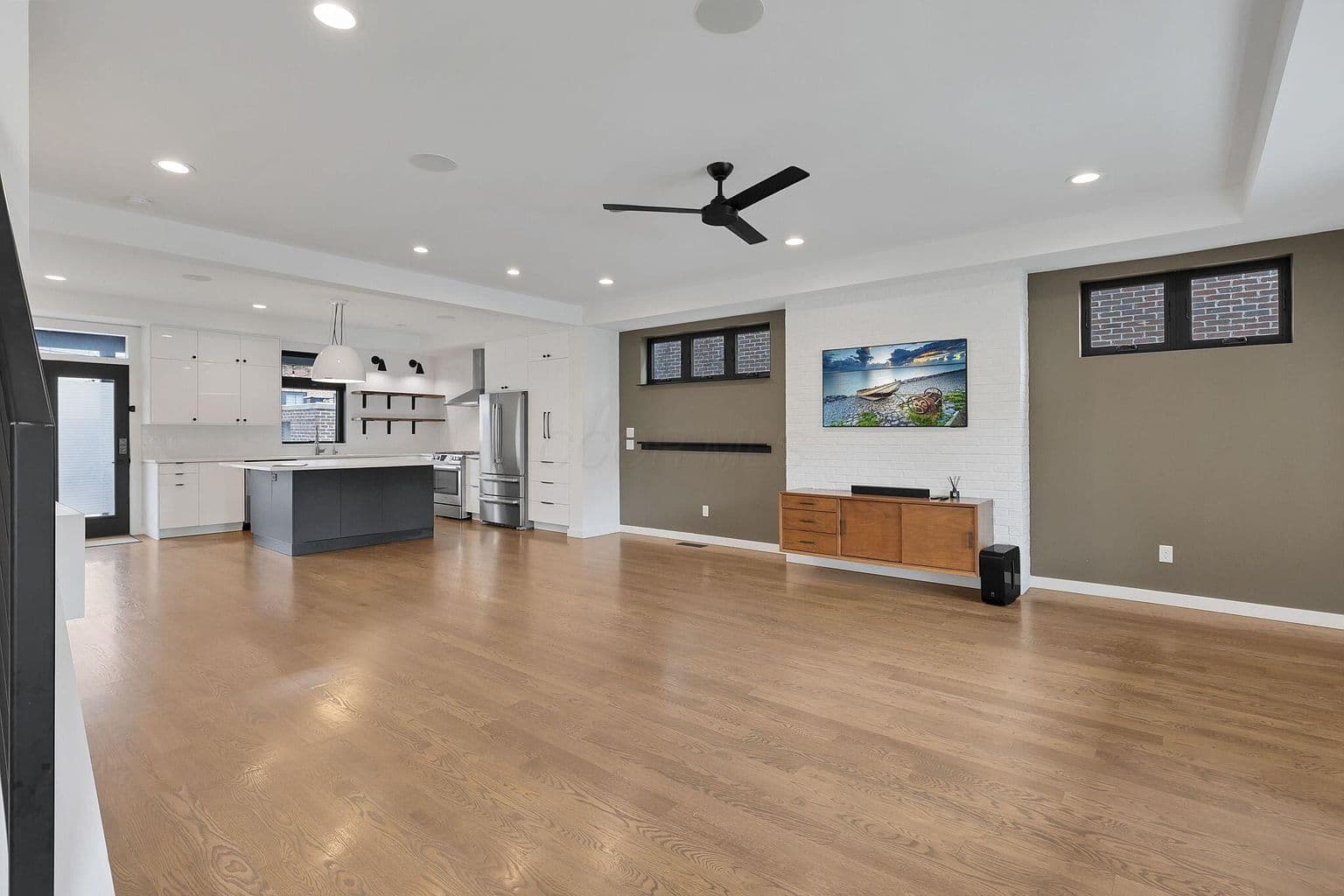 248 E 4th Ave — photo 4