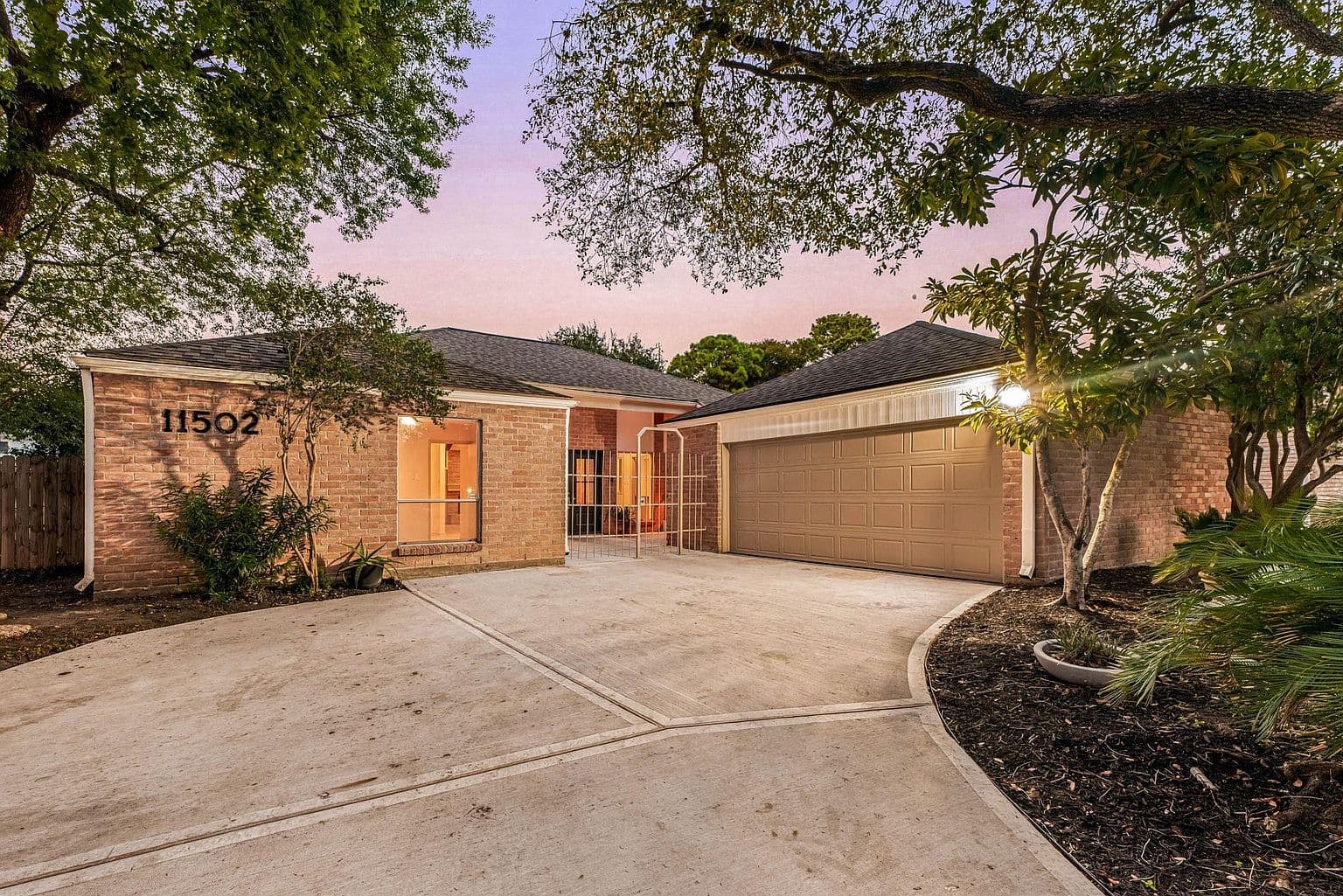11502 Olympia Dr - Image 2
