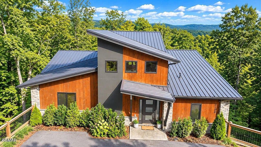 2430 Cove Mountain Ln