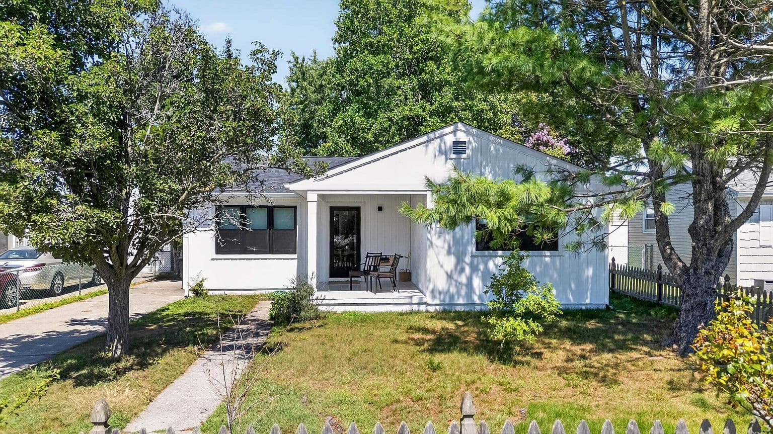 221 Cedardale Ave