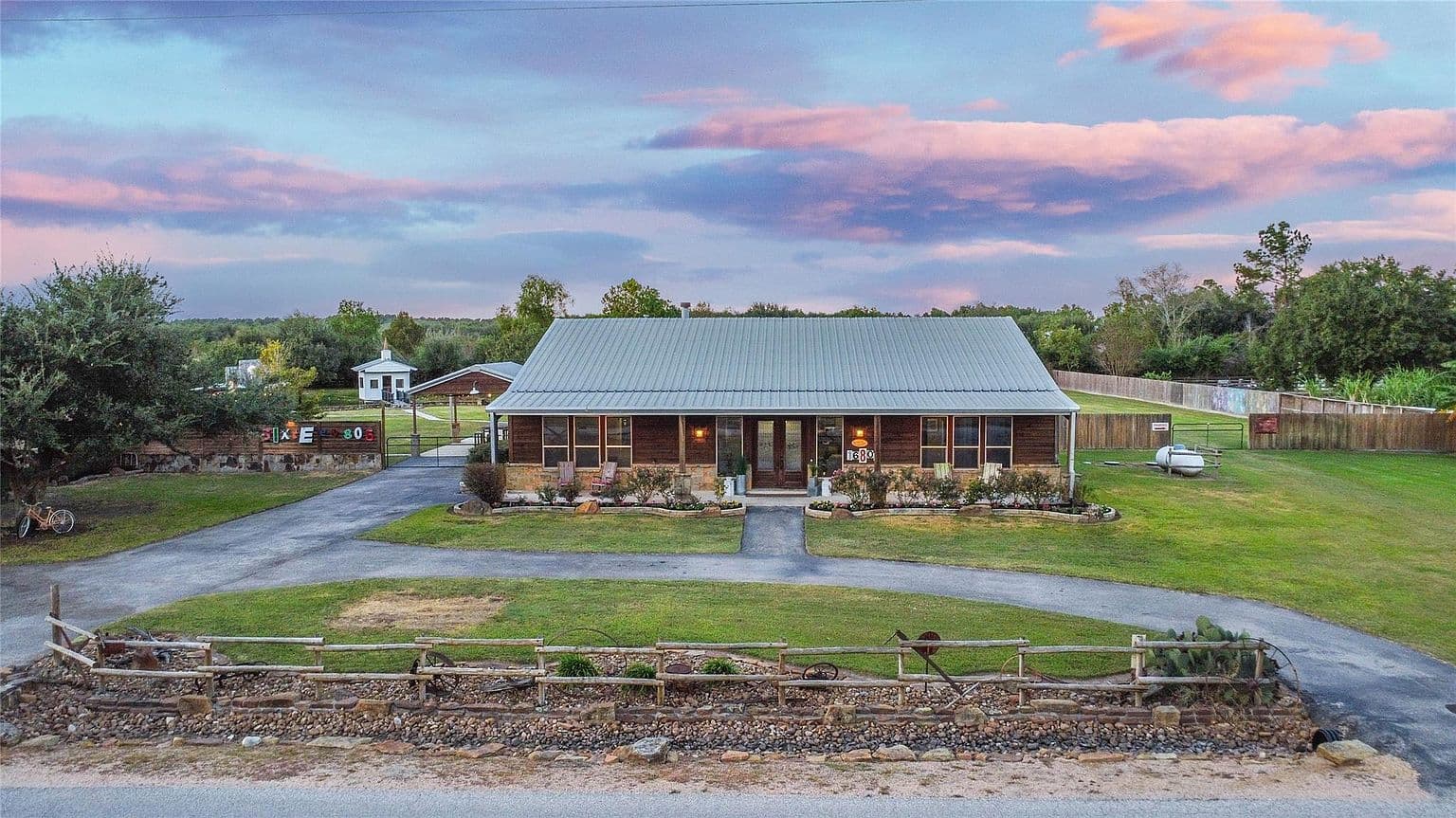 16805 Steinhagen Rd - Image 2