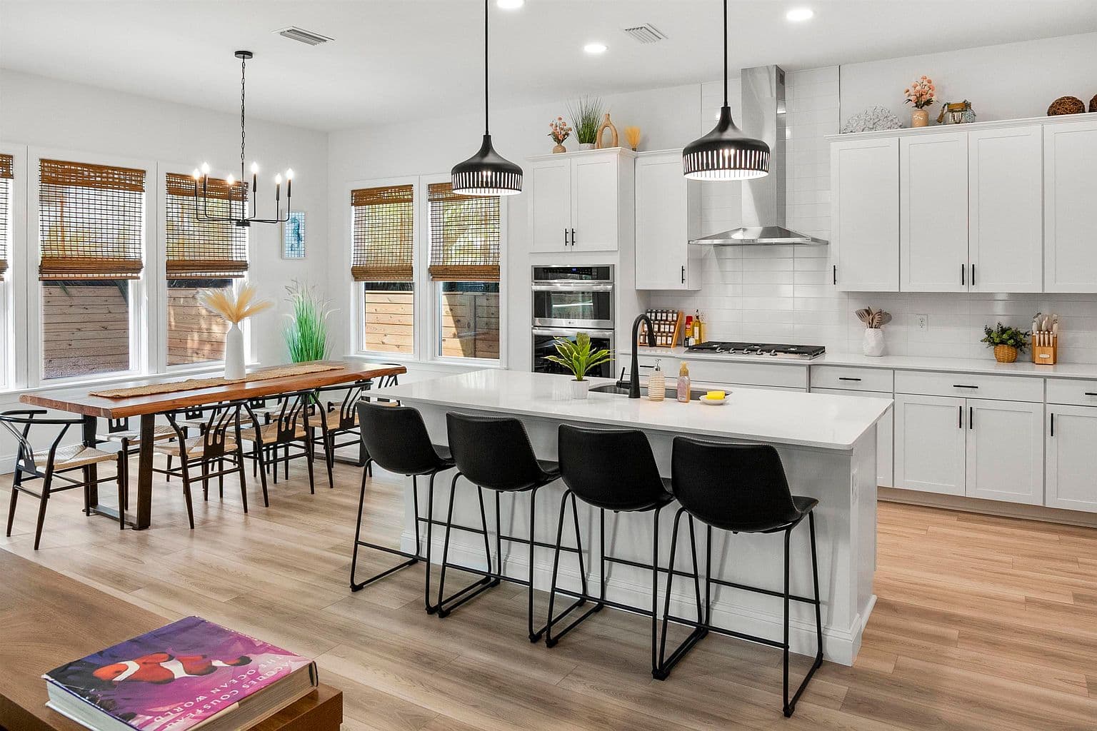 303 3rd St - Image 3