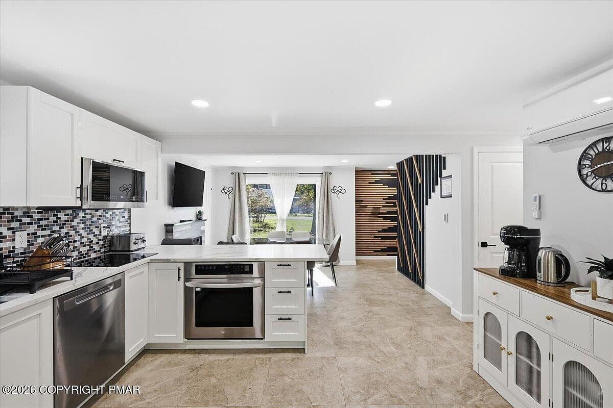 6539 Laurel Hollow Dr - Image 3