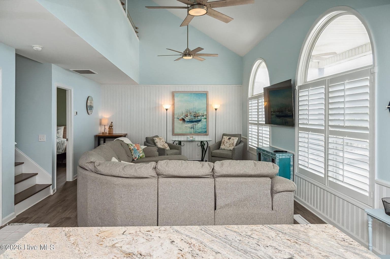2330 W Beach Drive — photo 4