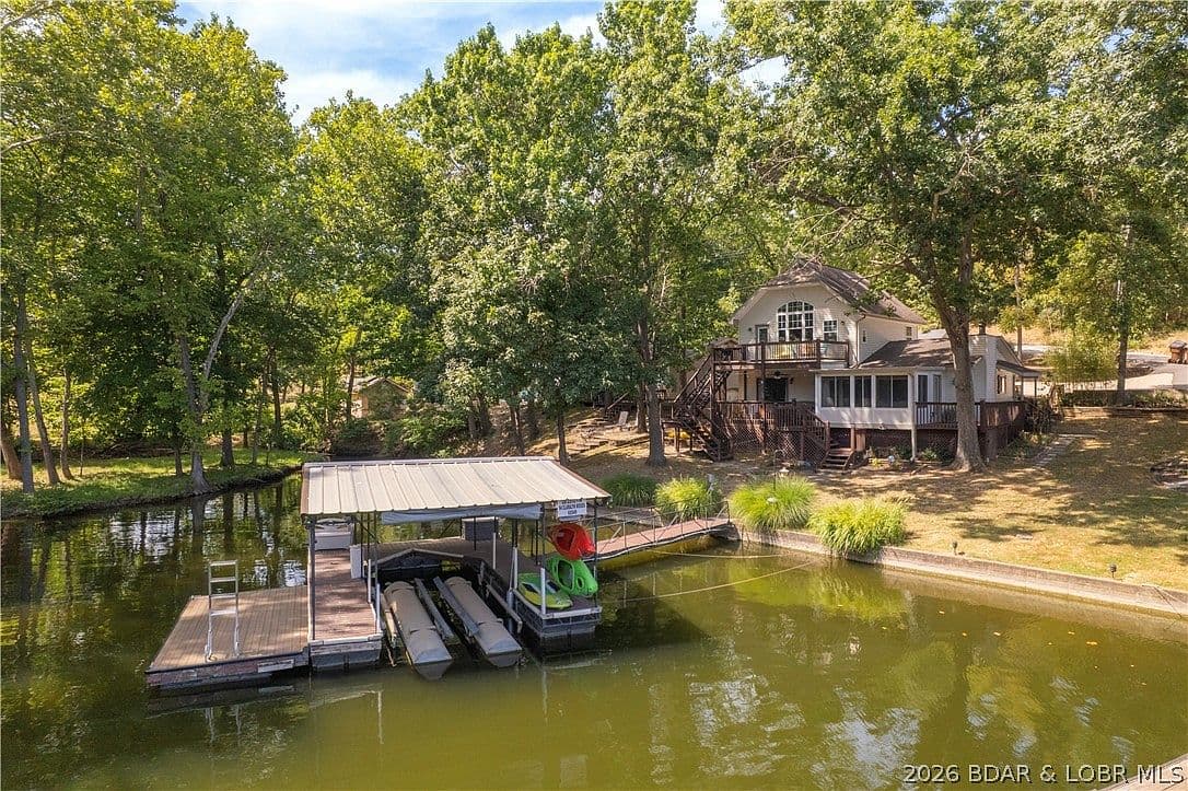 94 Clara Lyn Woods Dr