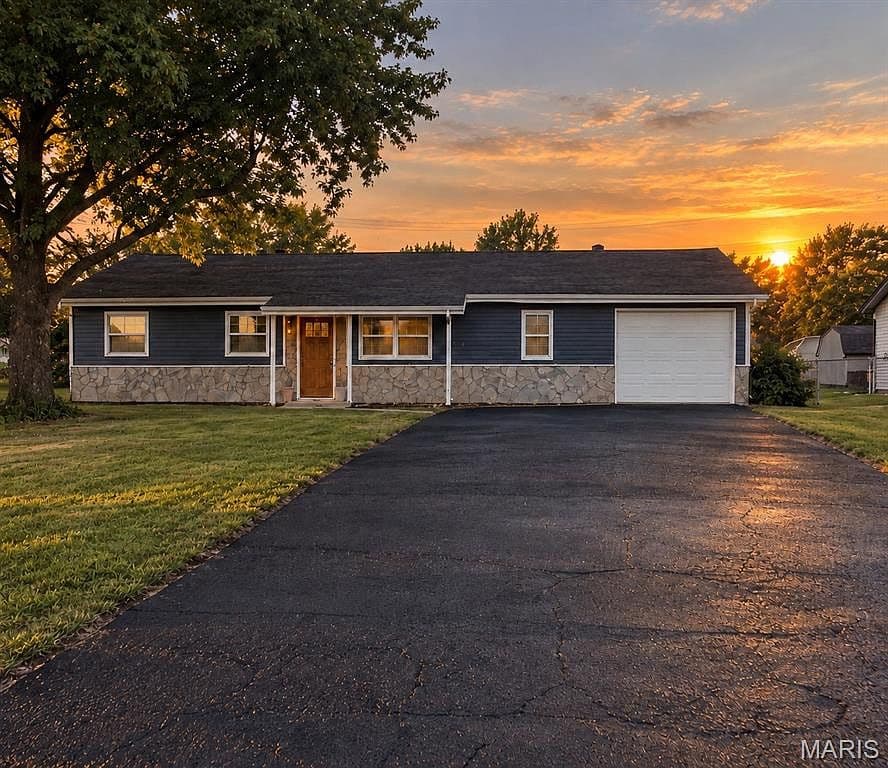 403 Prince Charles Dr