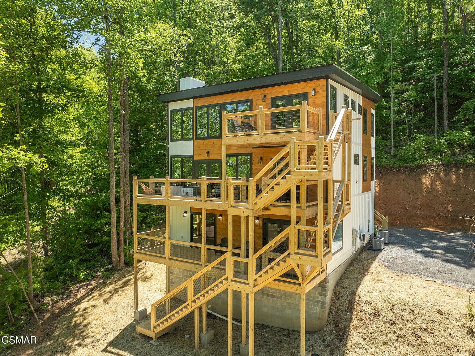 3307 Shagbark Hickory Rdg