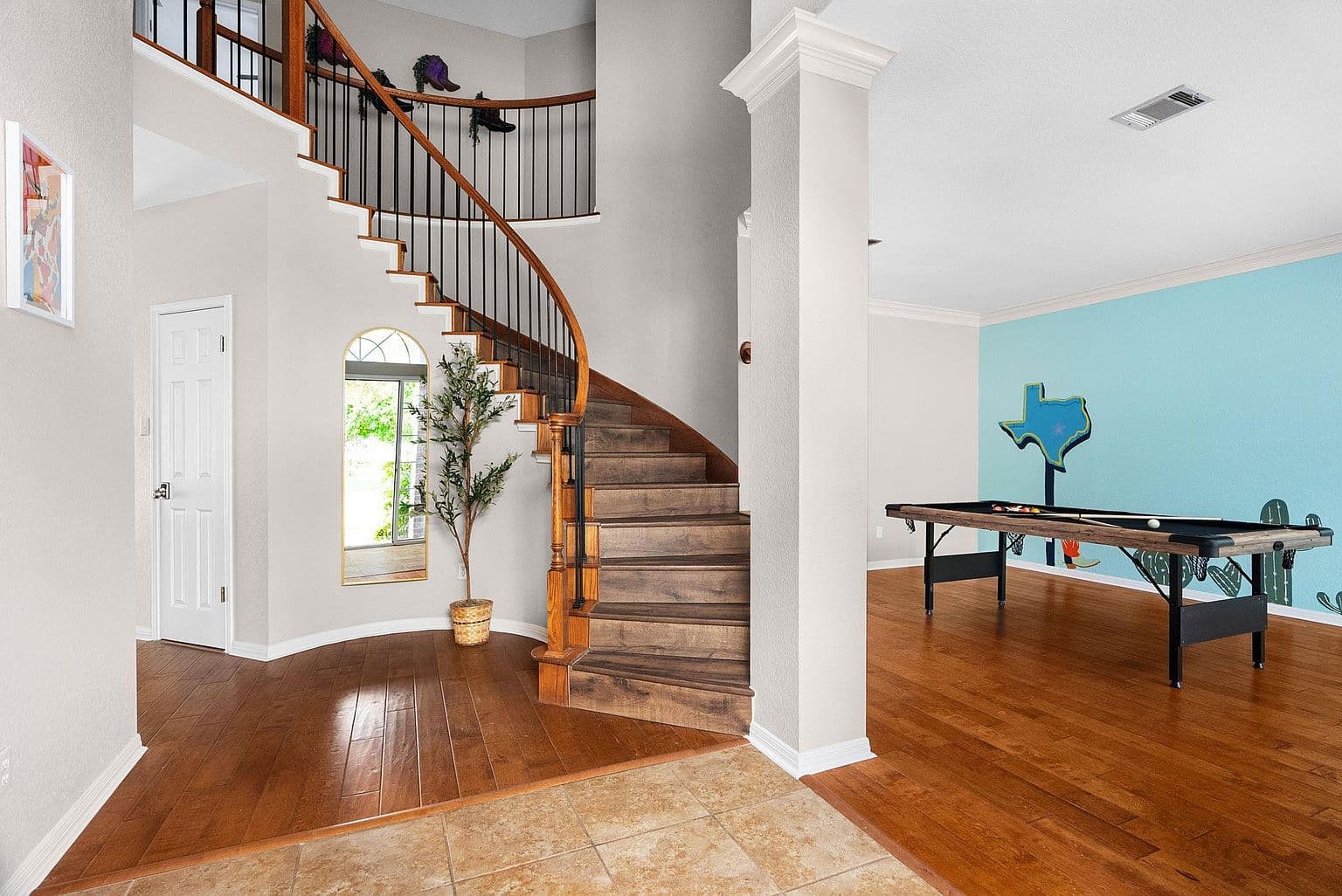 1247 Rocky Creek Dr - Image 2