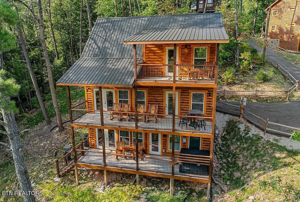 1009 Silver Poplar Ln - Image 2