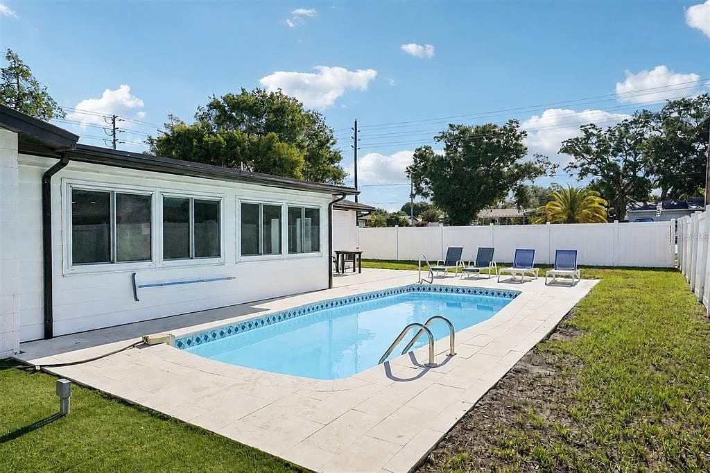 13700 86th Ave - Image 2