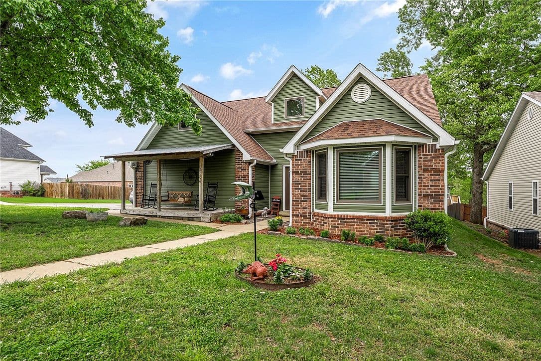 2906 Northaven Dr