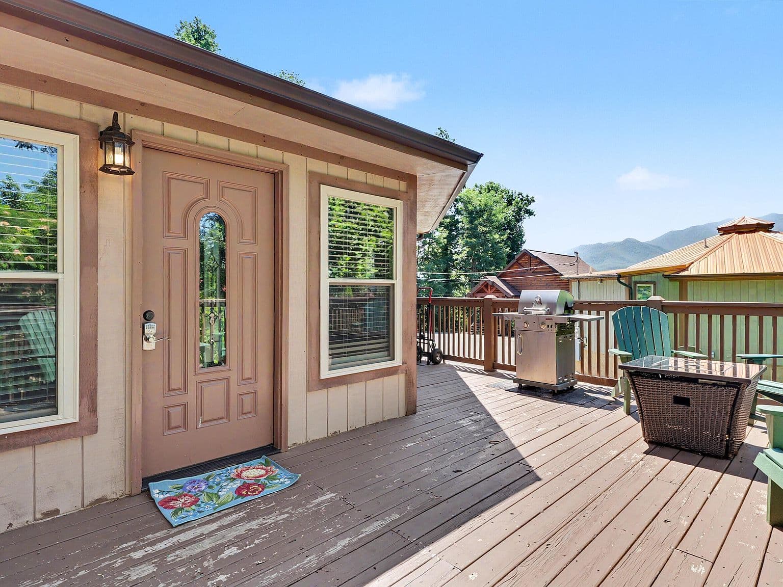 717 Valley View Ln - Image 3