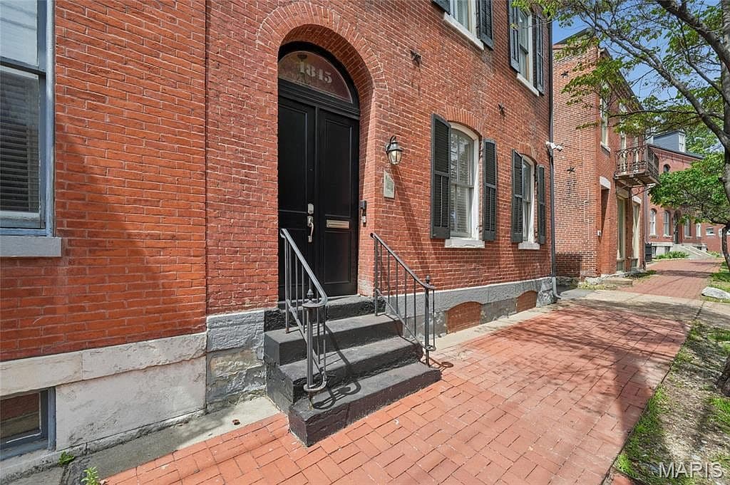 1845 S 9th St - Image 3