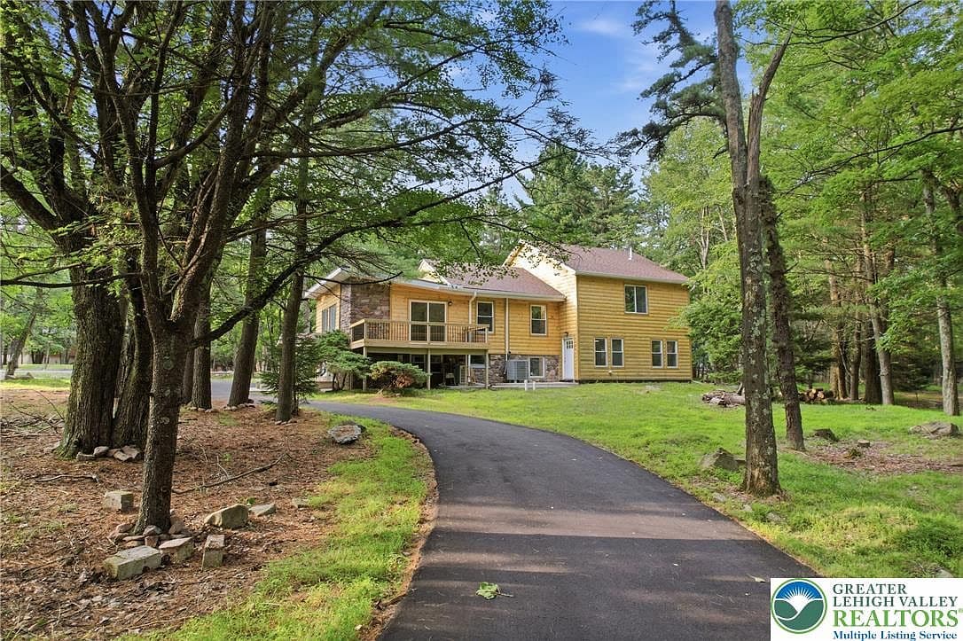 158 Pineknoll Dr