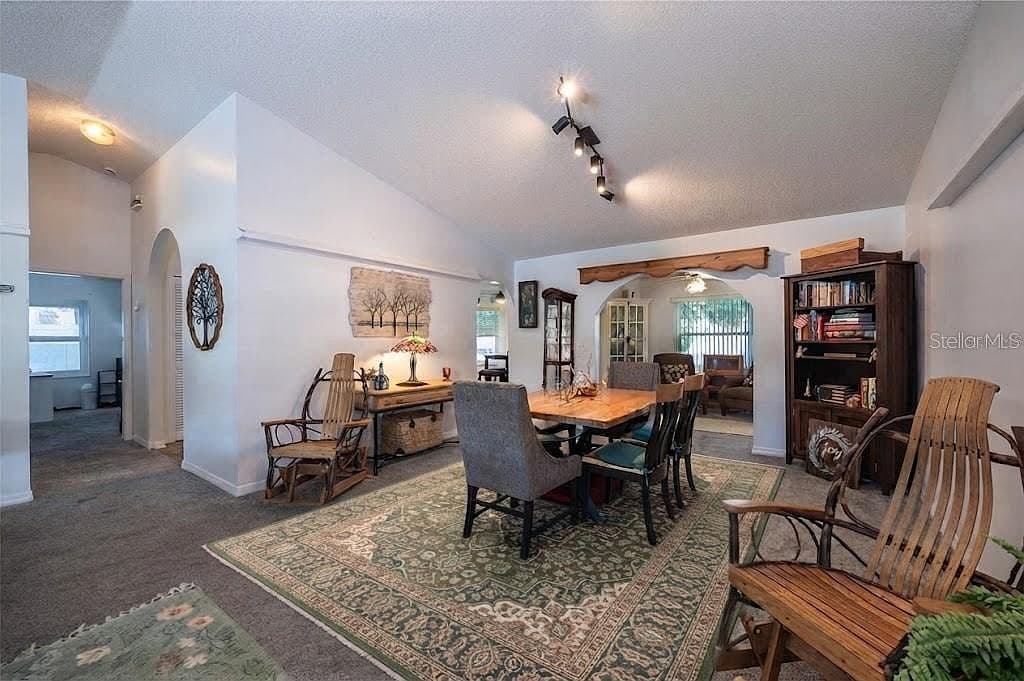 6 Boxwood Lane - Image 3