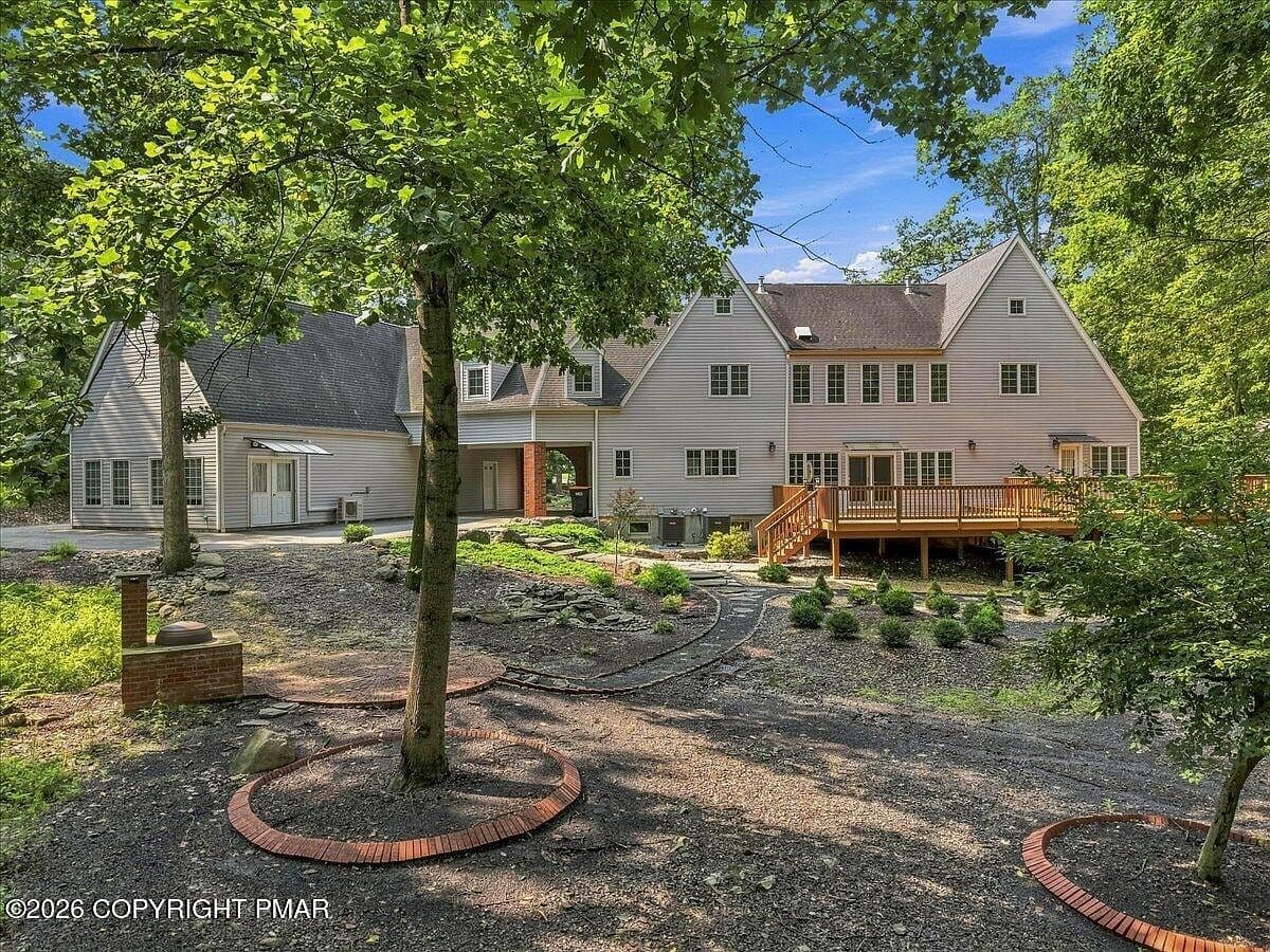 213 Escoll Dr - Image 2