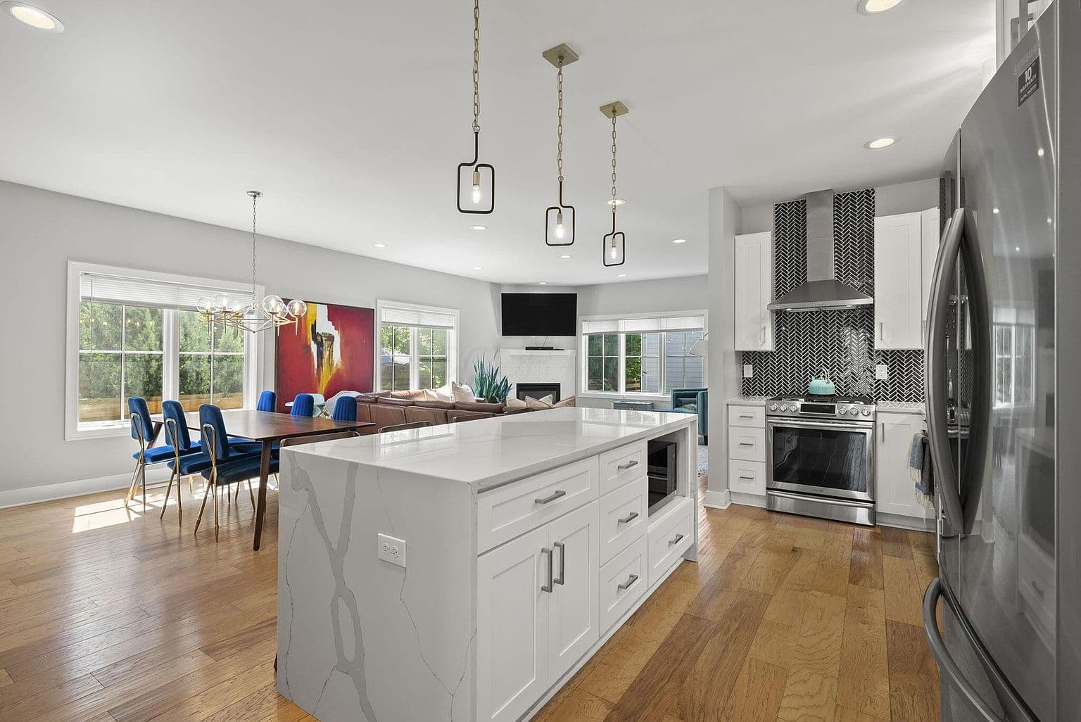 291 E Greenwood Ave - Image 2